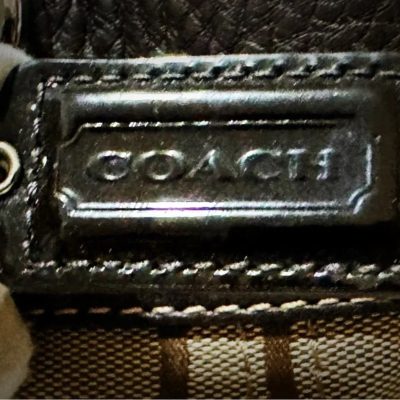 Vintage Y2K Coach tote bag Shoulder Bag Brown and Tan soft leather - Picture 7 of 17